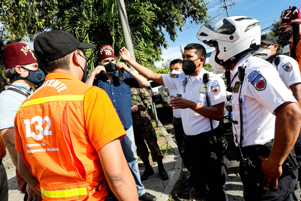 Llegan al país, médicos que trasladarán a EE.UU. al menor quemado por explosión en Santa Ana llegan-al-pais-medicos-que-trasladaran-a-eeuu-al-menor-quemado-por-explosion-en-santa-ana